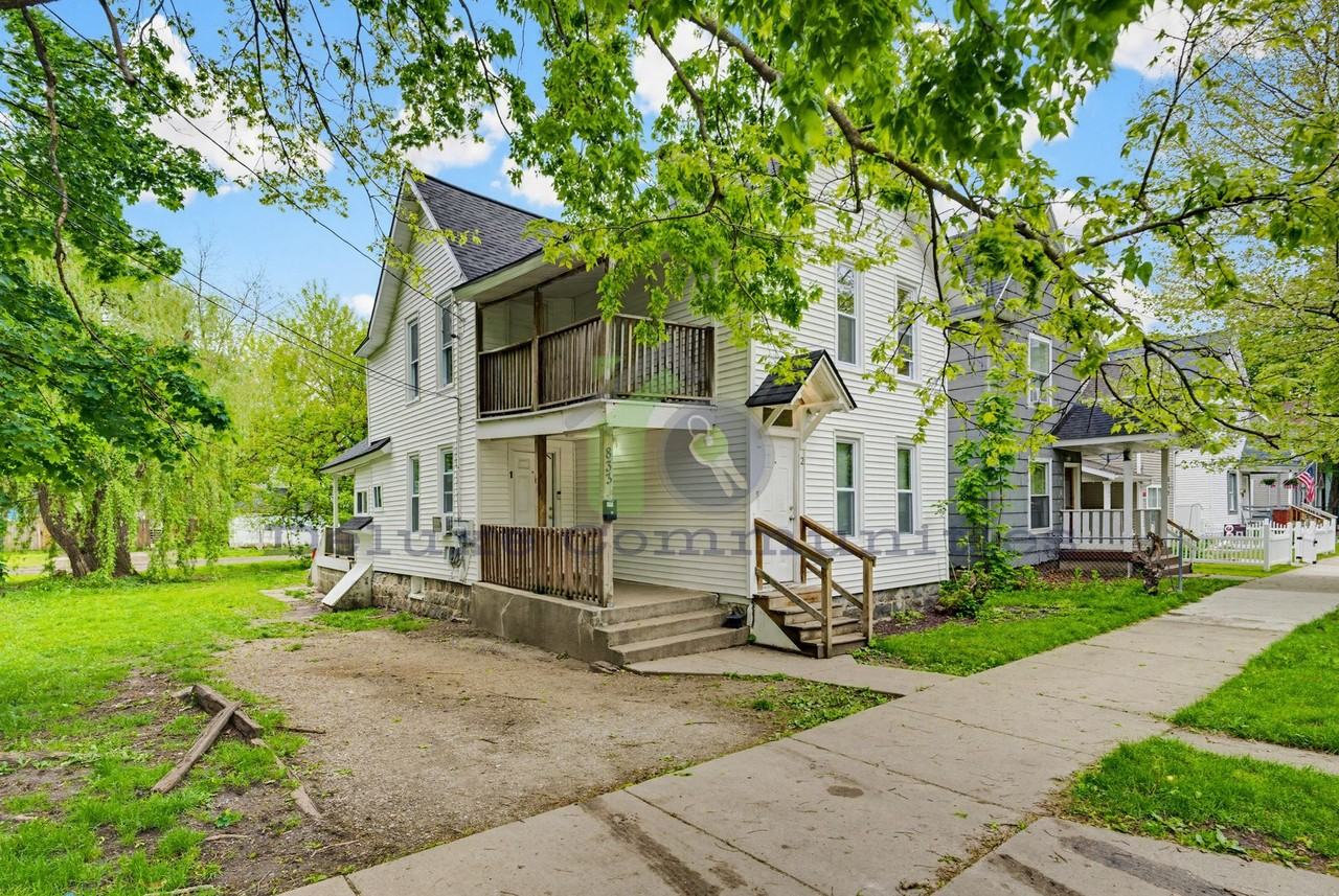 833 McReynolds Ave NW - Photo 2 of 4