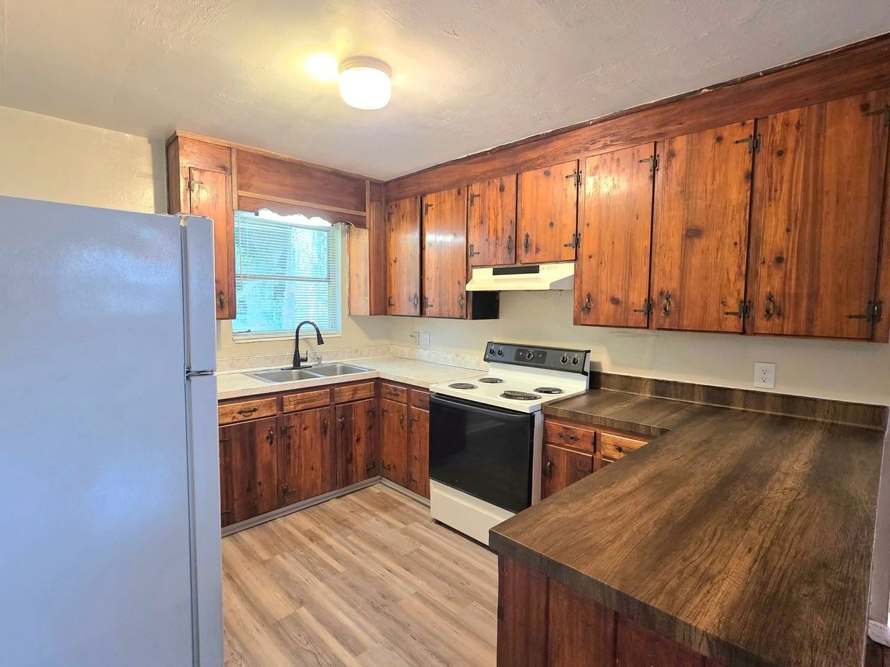 6016 Sewell St #A - Photo 7 of 18