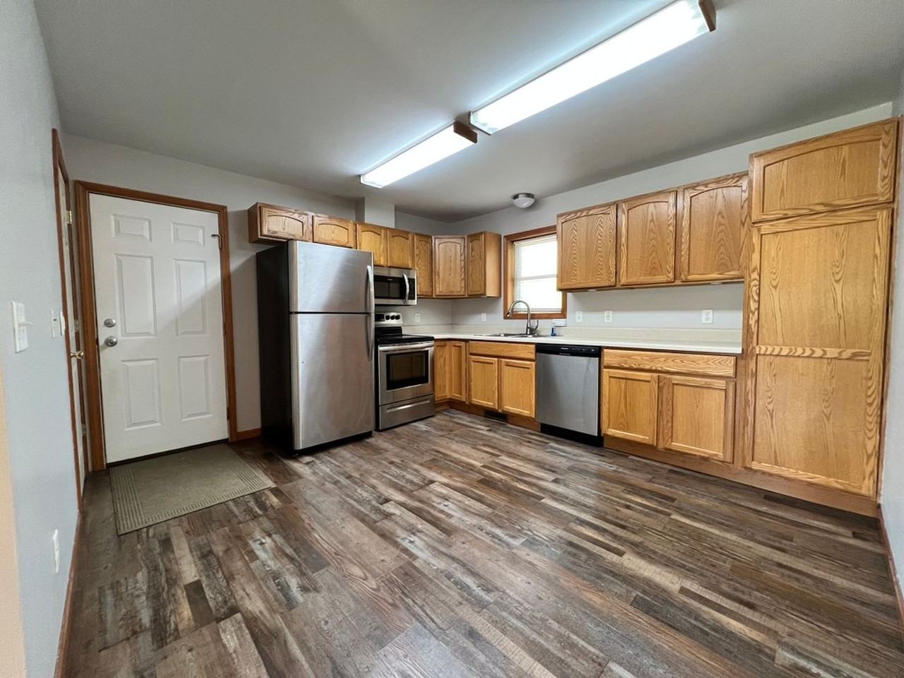 1387 106th Ave #1389 - Photo 3 of 35