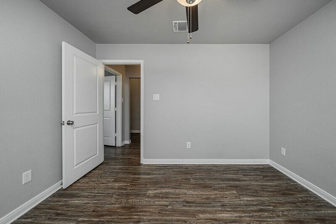 1362 Kingsgate Dr - Photo 6 of 25