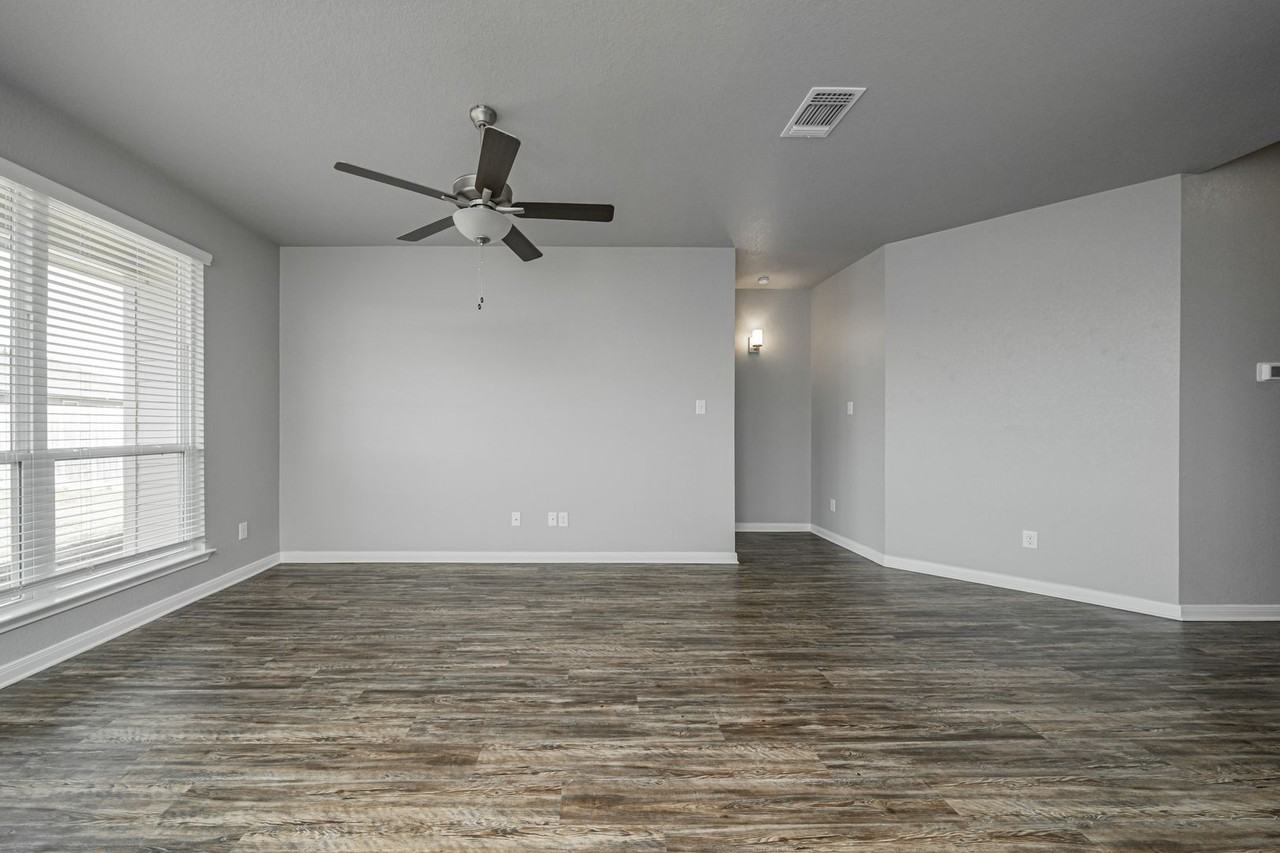 614 Hollyhock Dr - Photo 6 of 50