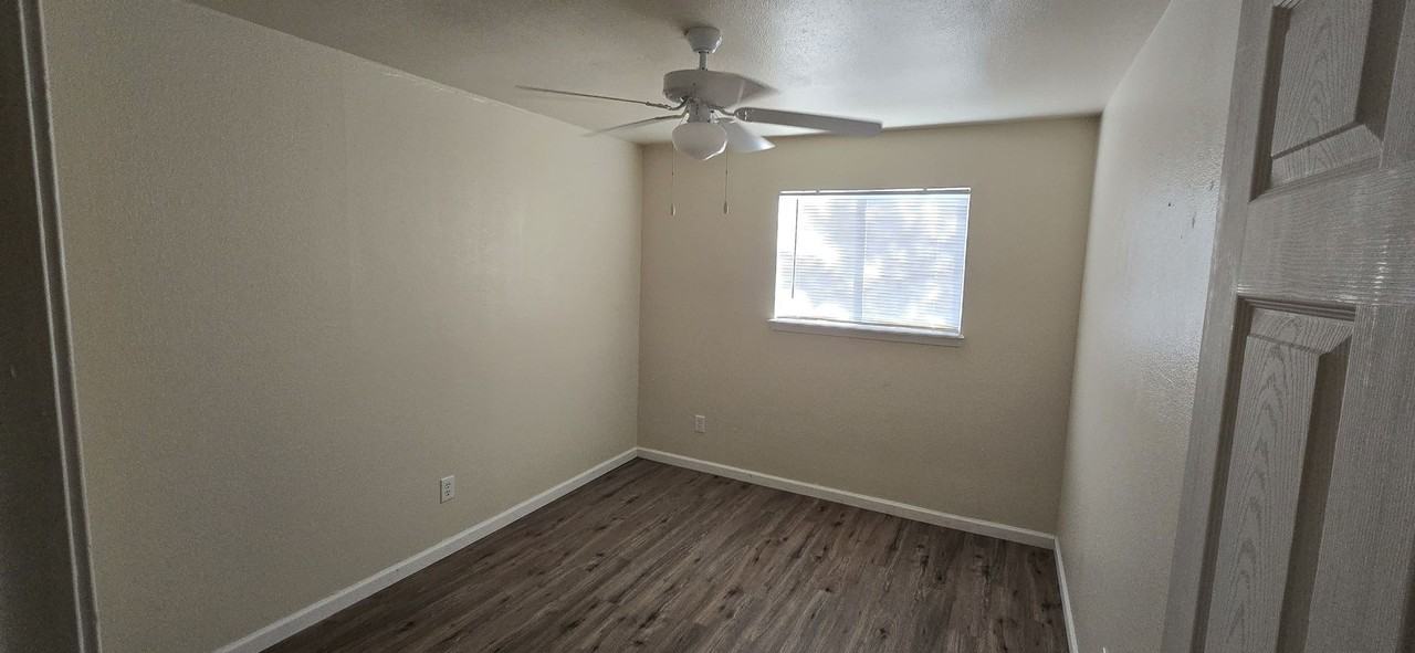 Cedarwood Apartments - Photo 4 of 9