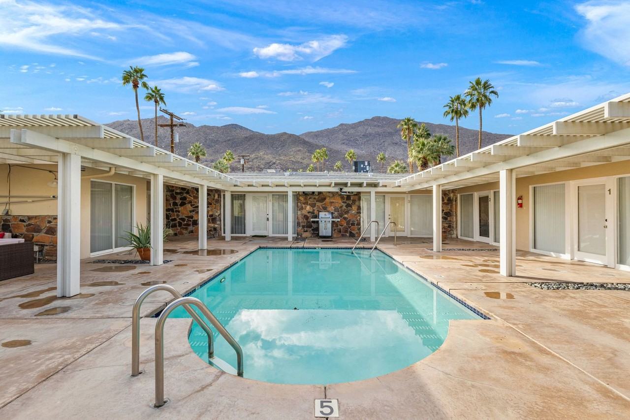 1425 S Via Soledad - Photo 4 of 50