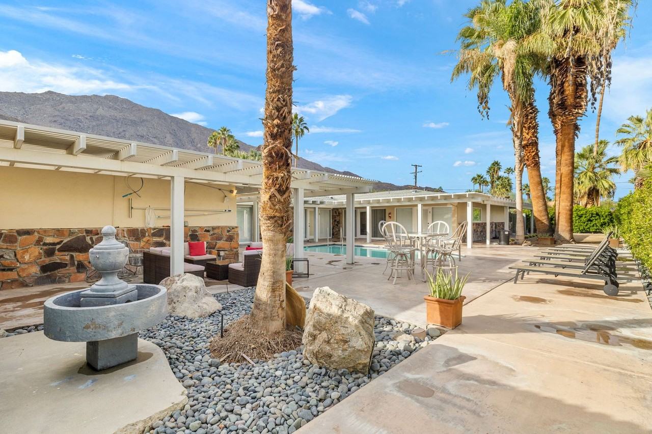 1425 S Via Soledad - Photo 5 of 50