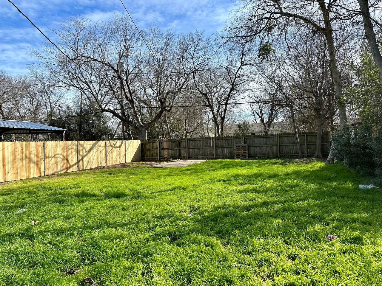 2712 Mitchell Ave - Photo 2 of 12