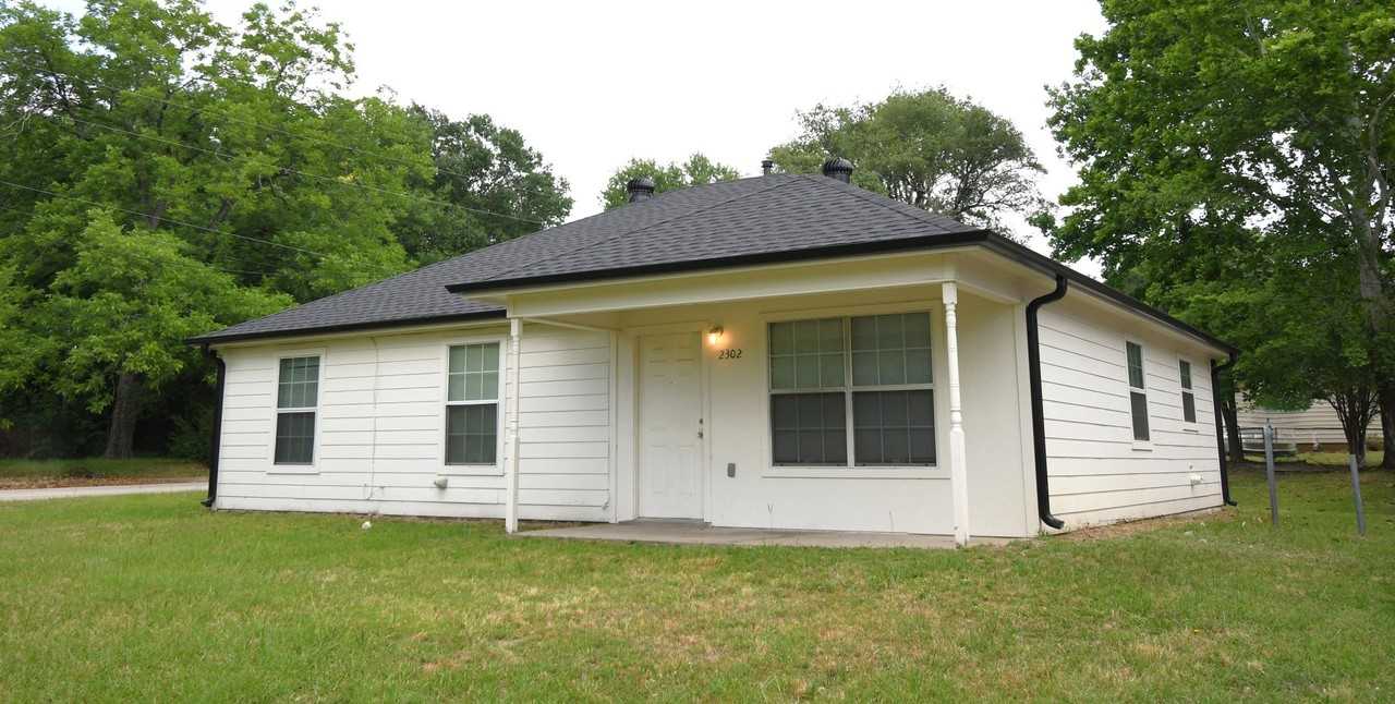 2302 Walton Rd - Photo 2 of 27