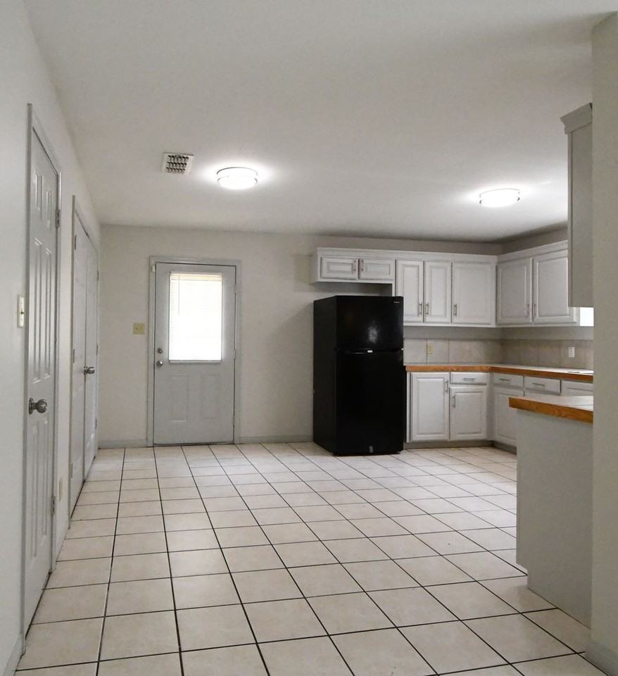 2302 Walton Rd - Photo 5 of 27