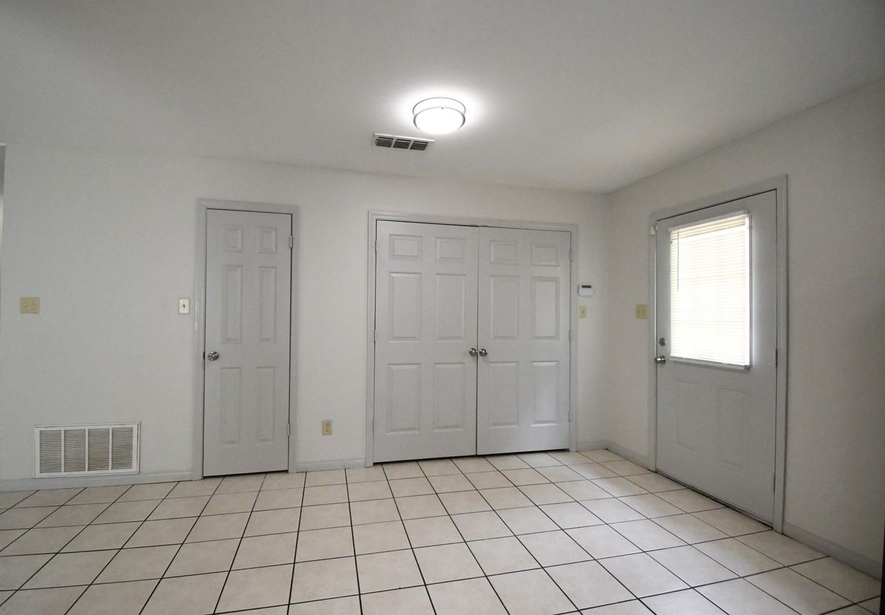 2302 Walton Rd - Photo 6 of 27