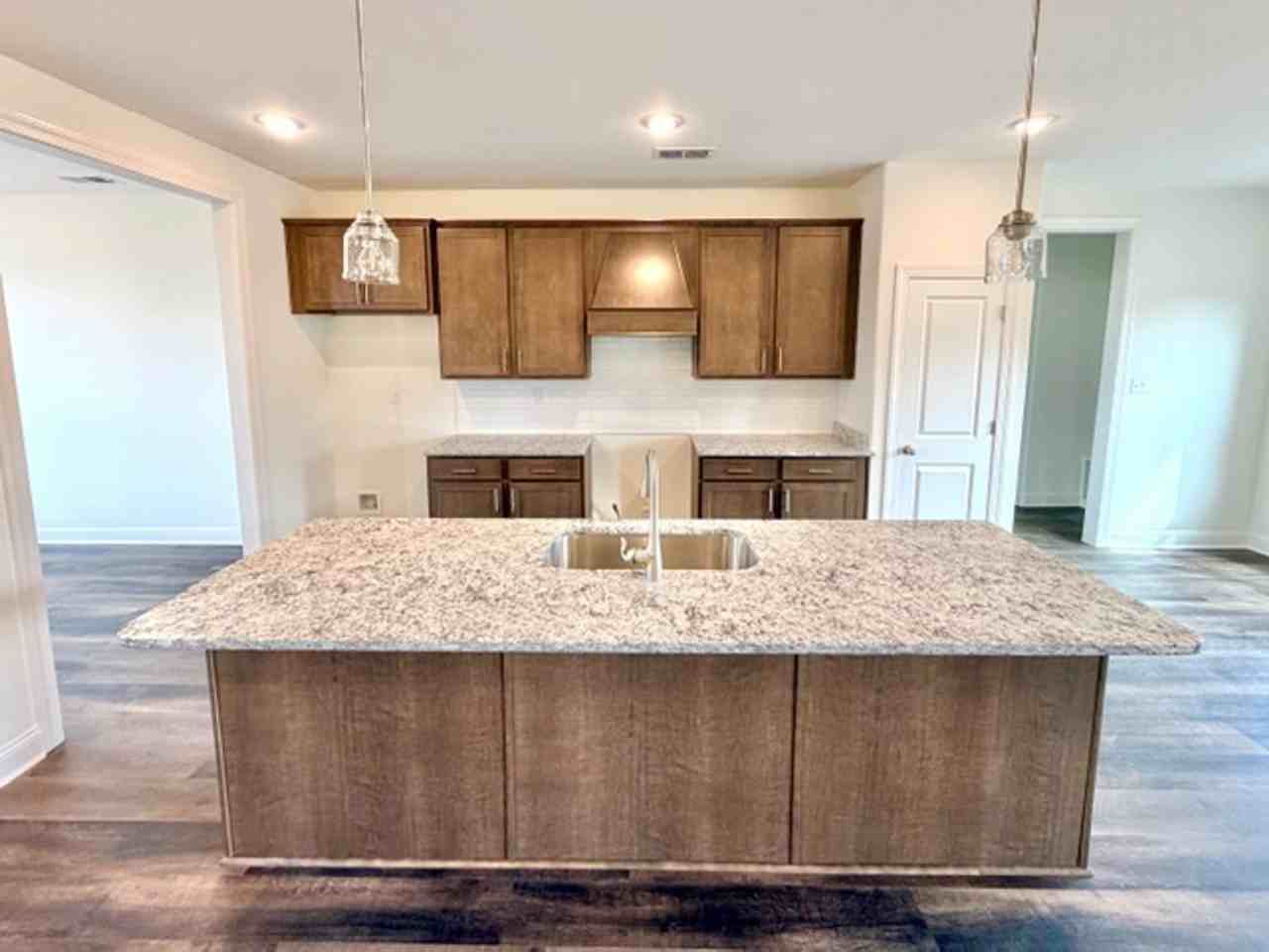 25 Hughetta St N - Photo 5 of 12