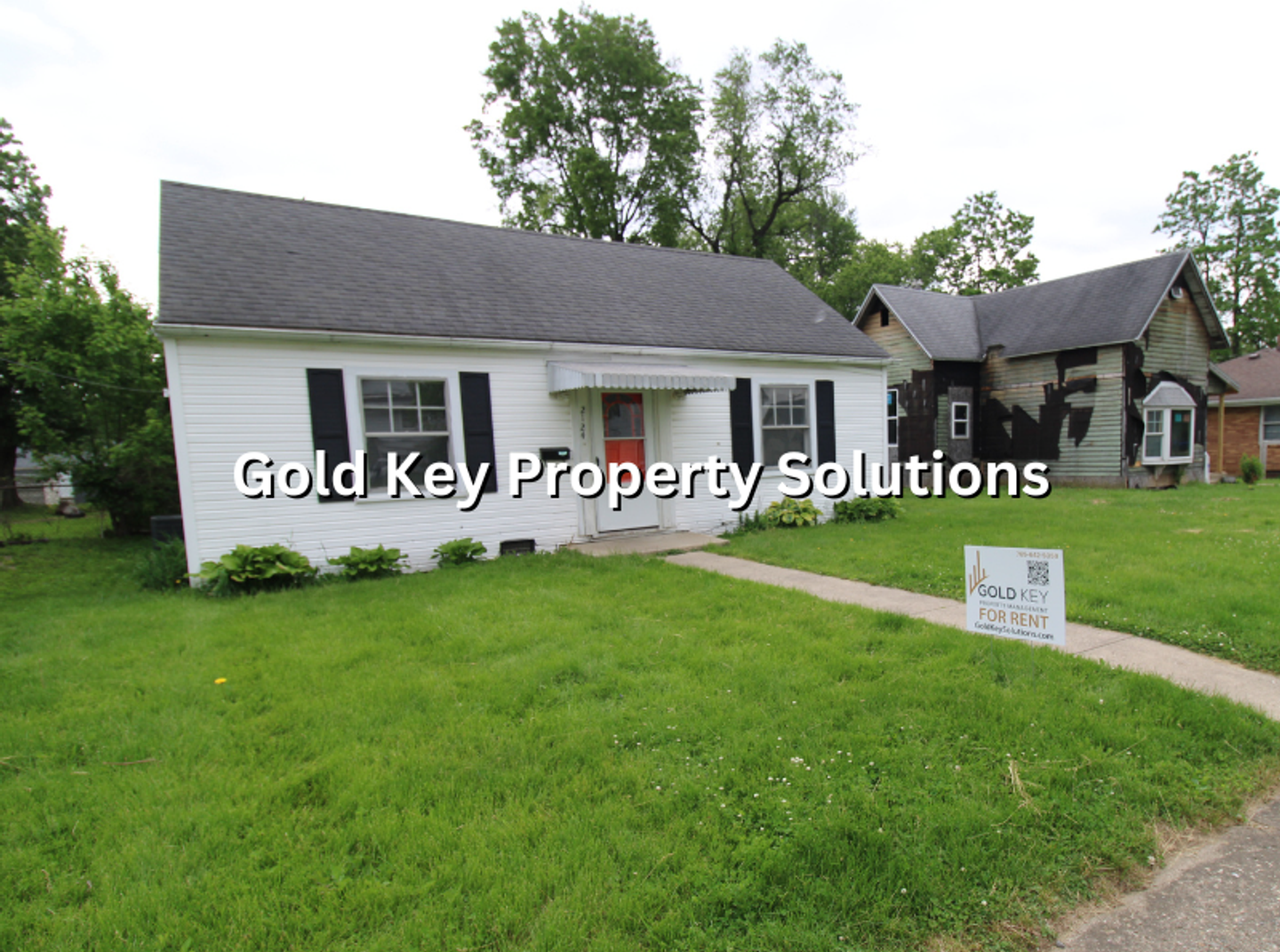 2124 Poplar St - Photo 2 of 16