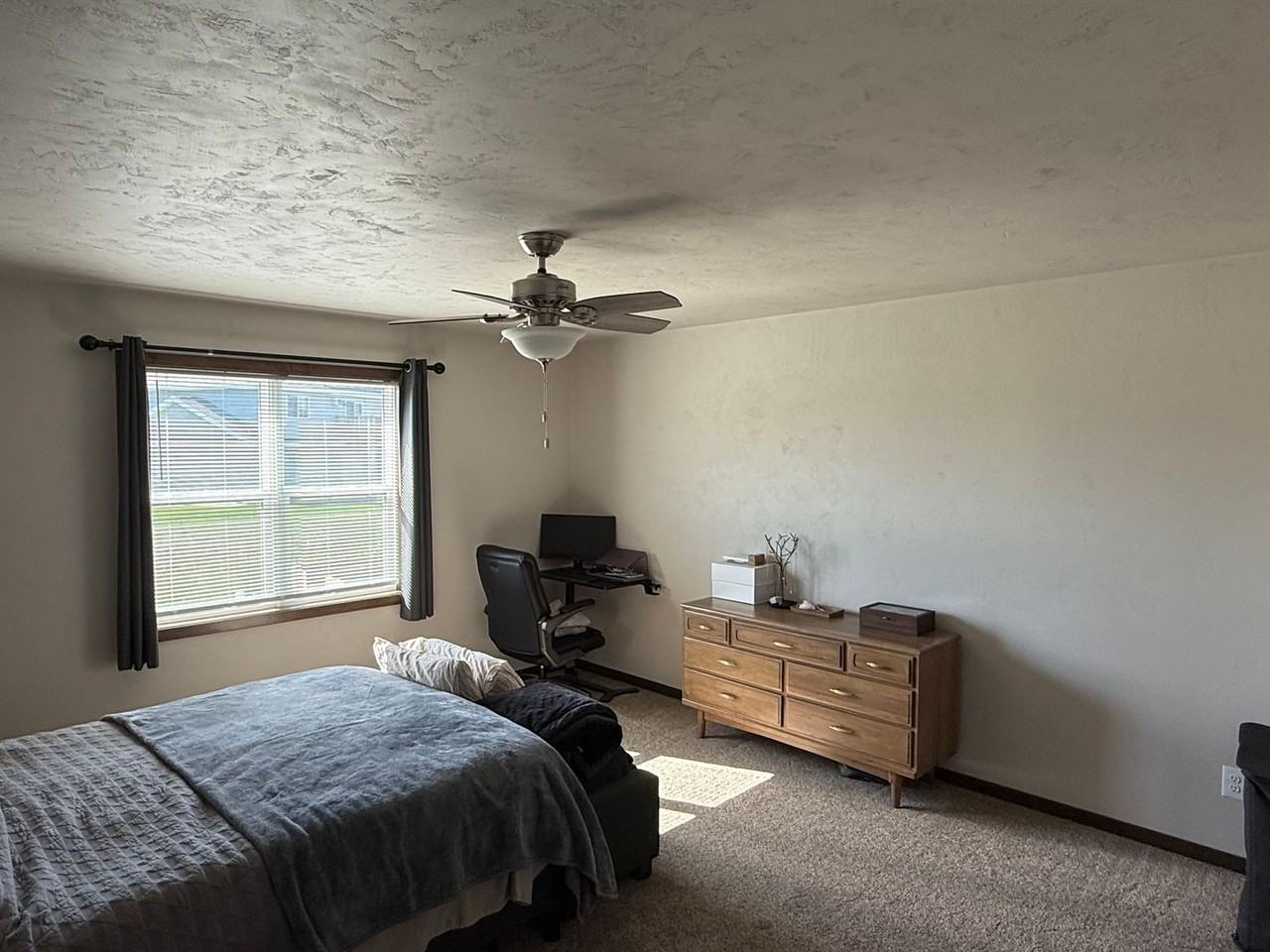 4534 N Cherryvale Ave - Photo 6 of 8