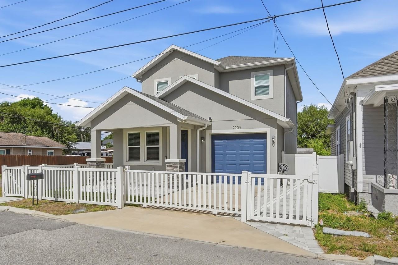 2904 Banza St - Photo 2 of 27