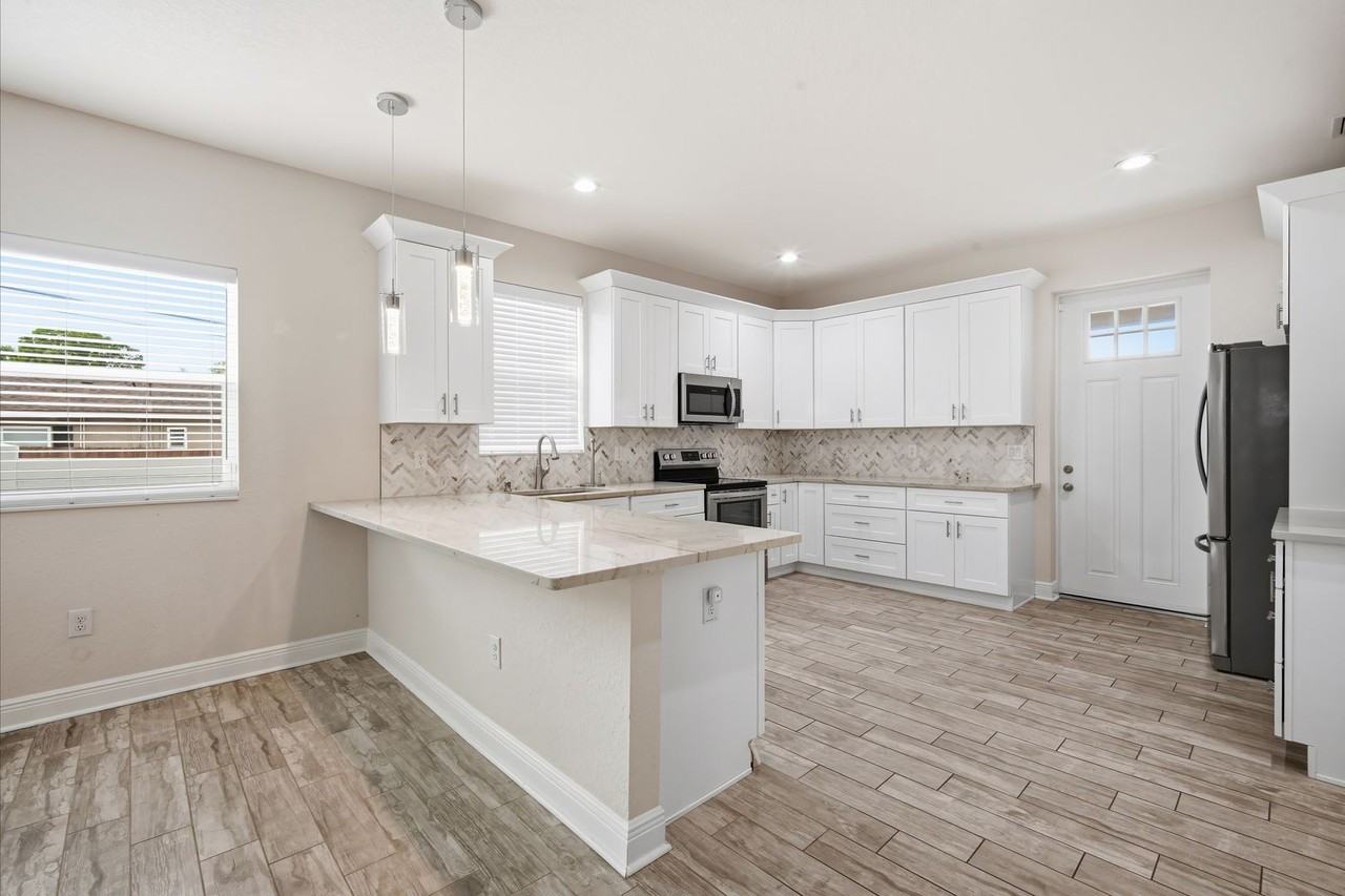 2904 Banza St - Photo 6 of 27