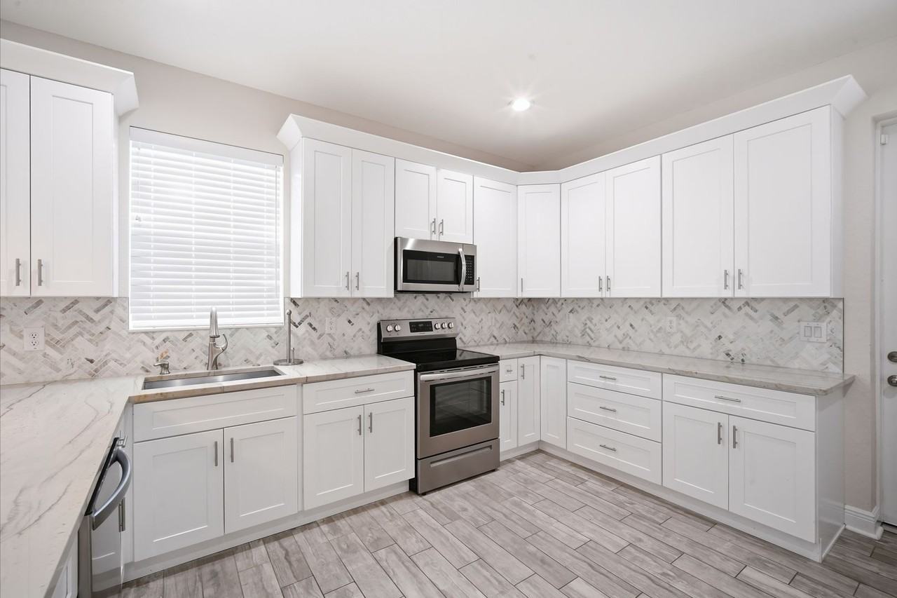 2904 Banza St - Photo 7 of 27