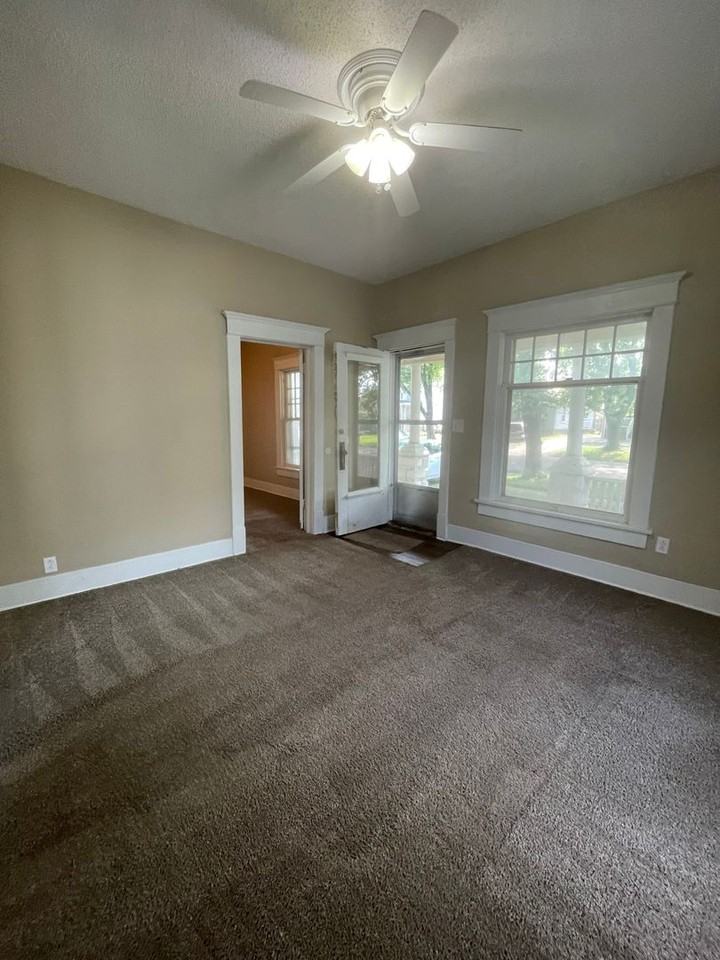 417 Constitution St - Photo 6 of 29