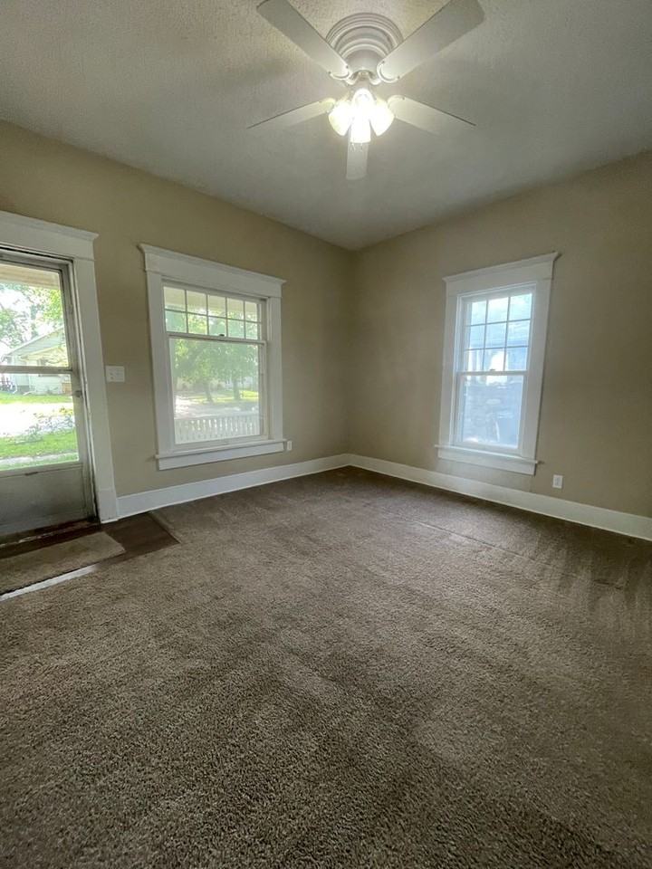 417 Constitution St - Photo 7 of 29
