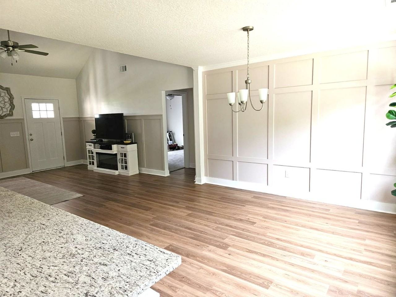 107 Enclave Ct - Photo 2 of 10