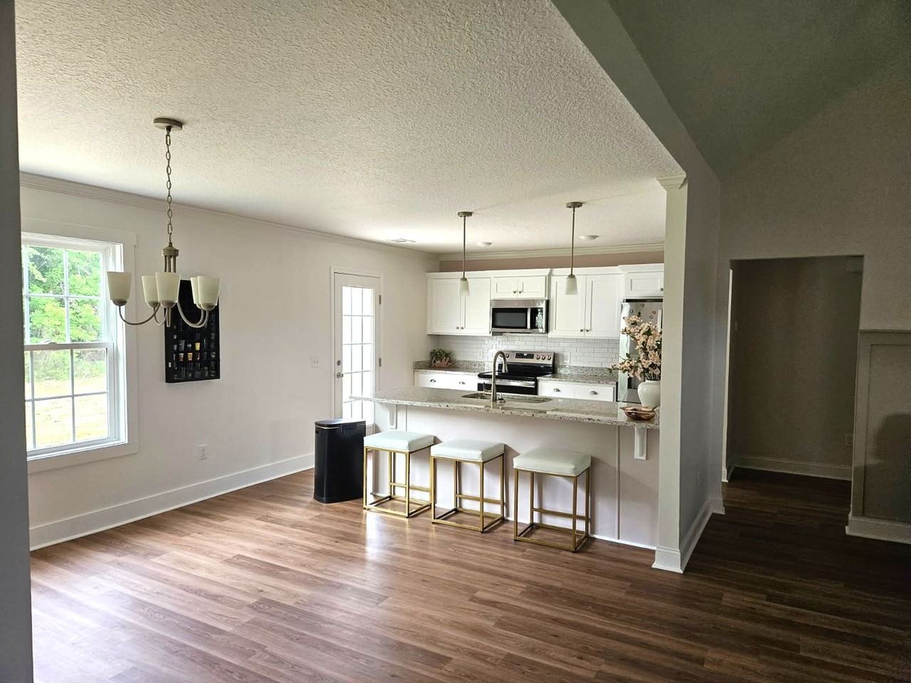 107 Enclave Ct - Photo 3 of 10