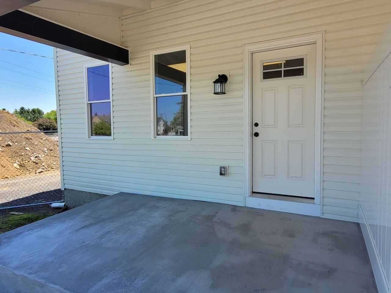 3214 Mill Ln - Photo 2 of 32
