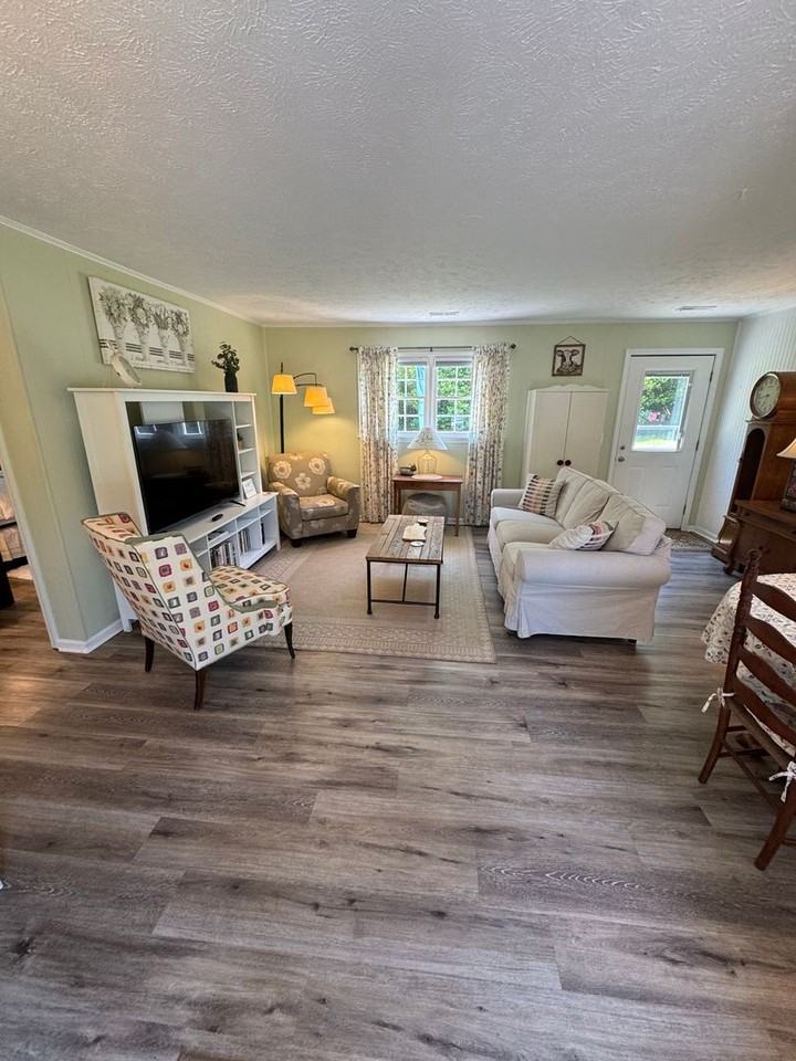135 Westwinds Dr - Photo 3 of 18