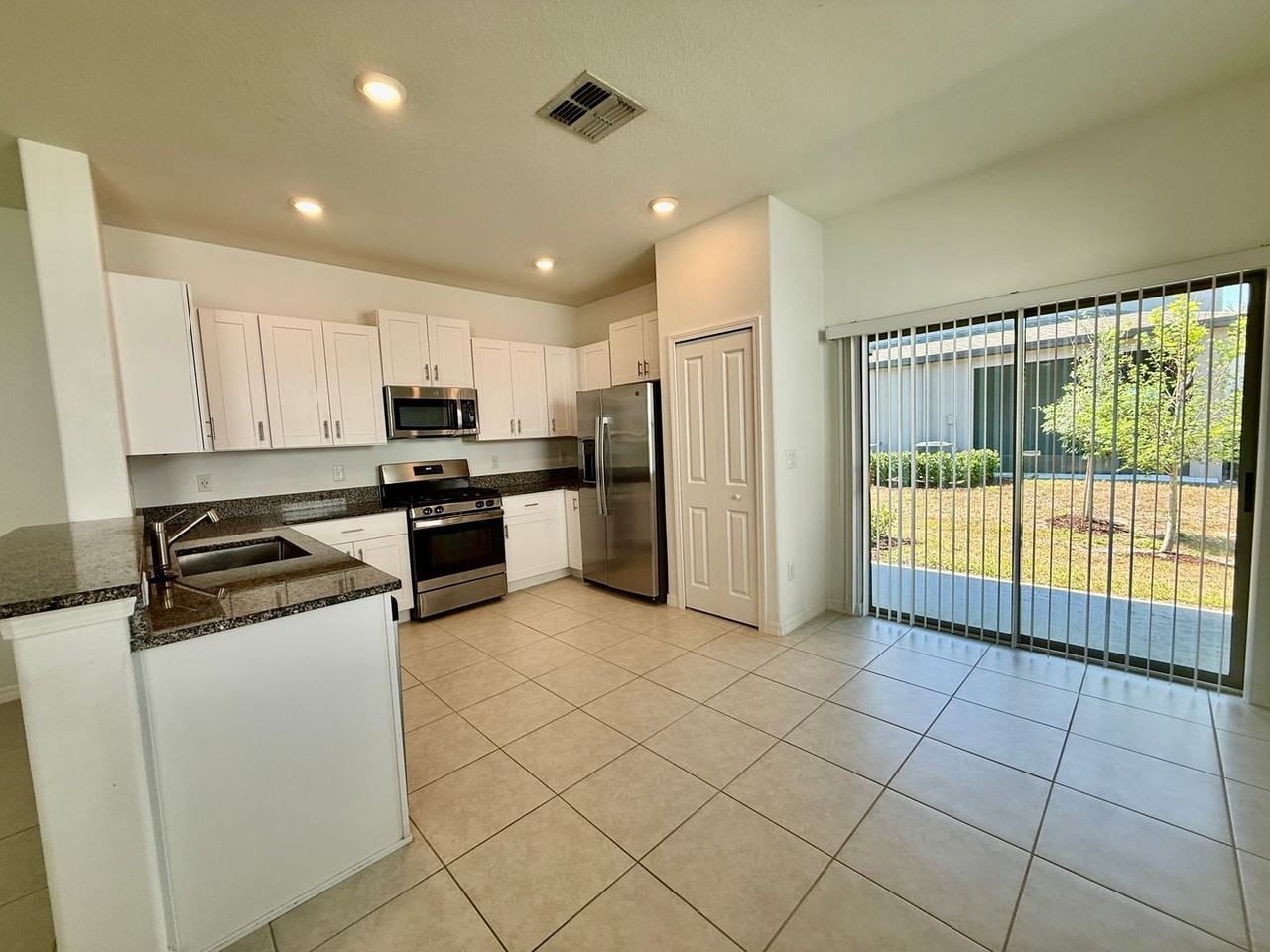 8335 Birch Haven Ln - Photo 6 of 22