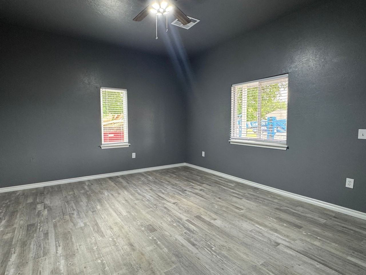 406 W G Ave - Photo 2 of 10