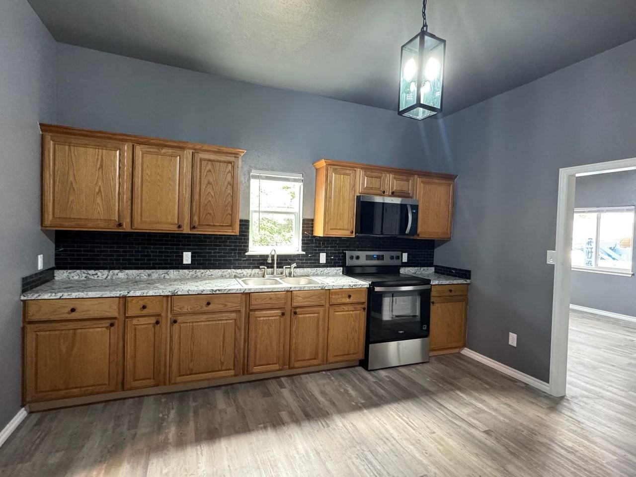 406 W G Ave - Photo 4 of 10