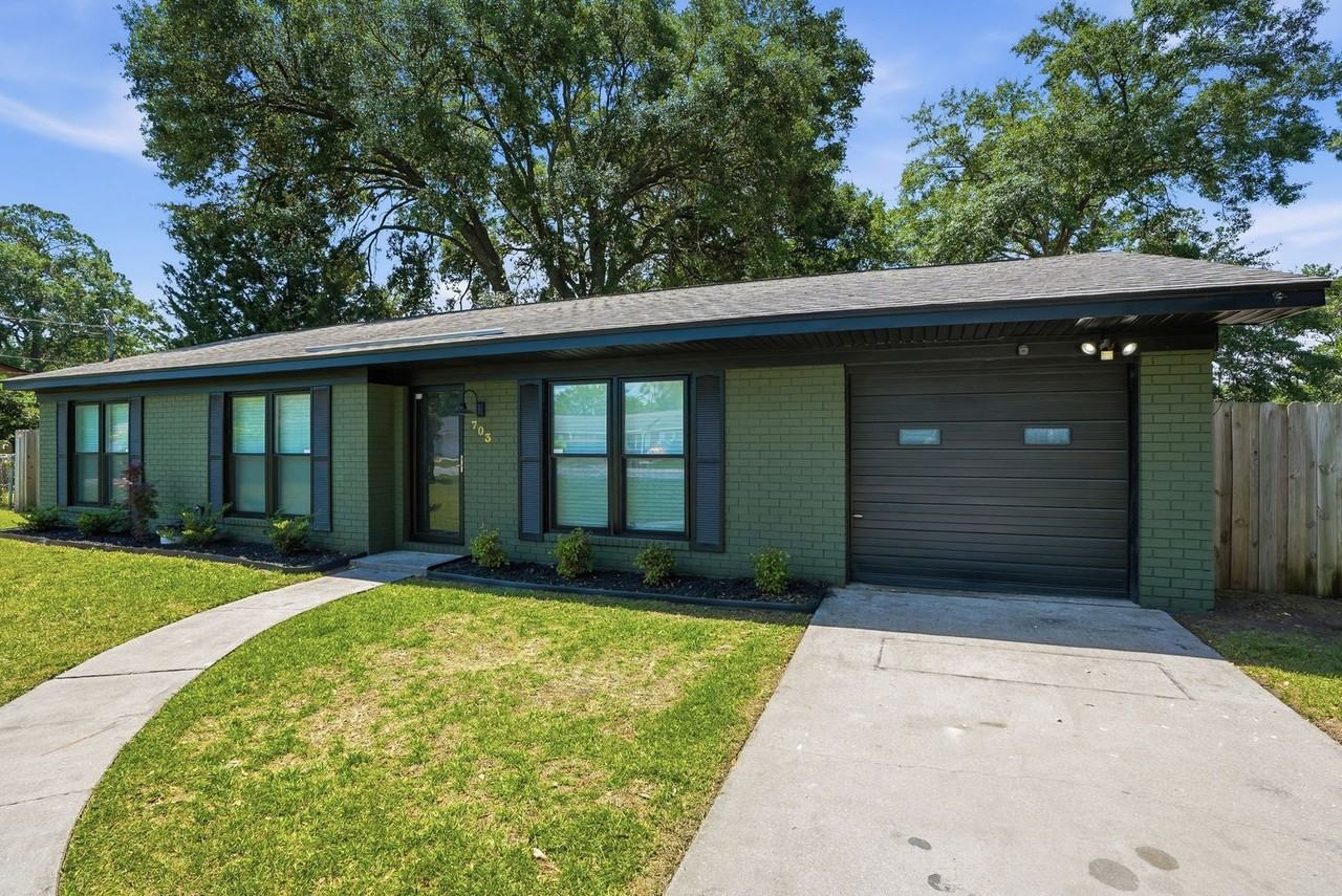 703 Pineview Ct - Photo 4 of 32
