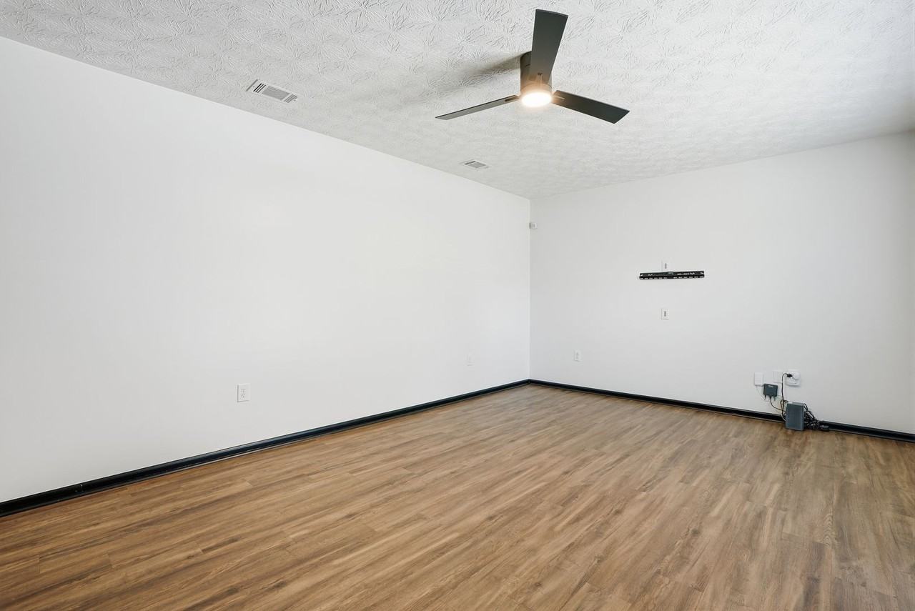 703 Pineview Ct - Photo 6 of 32