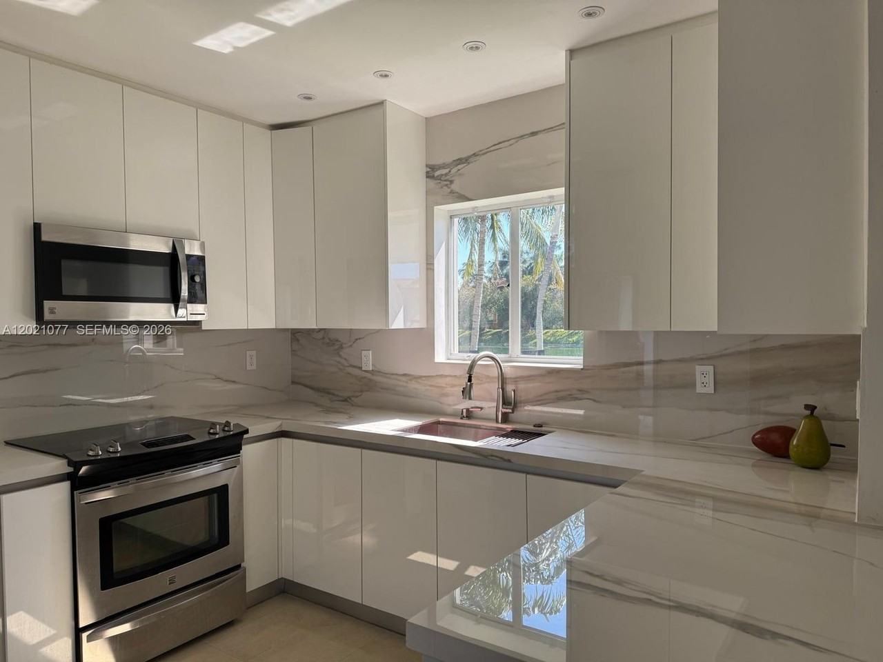 20851 Sw 88th Ct - Photo 2 of 14