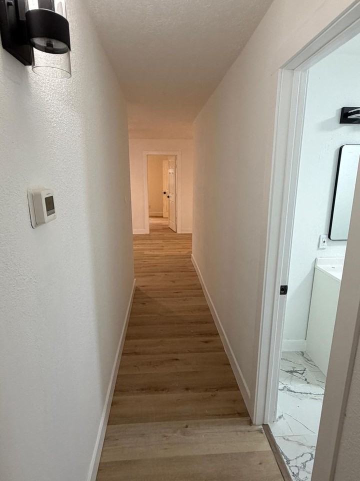 1629 Demaree Ln - Photo 3 of 8
