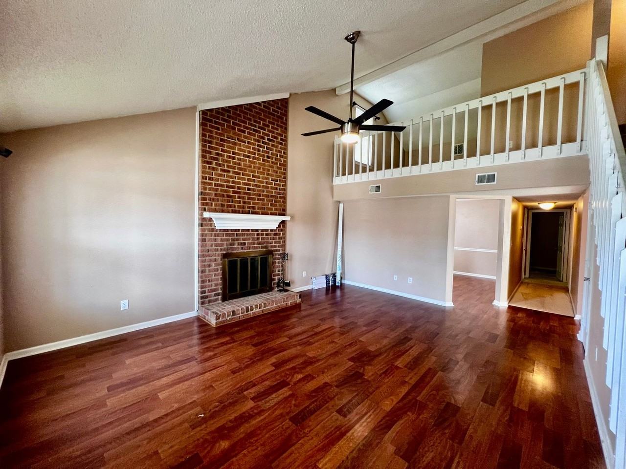 1912 Bethesda Ct - Photo 3 of 23