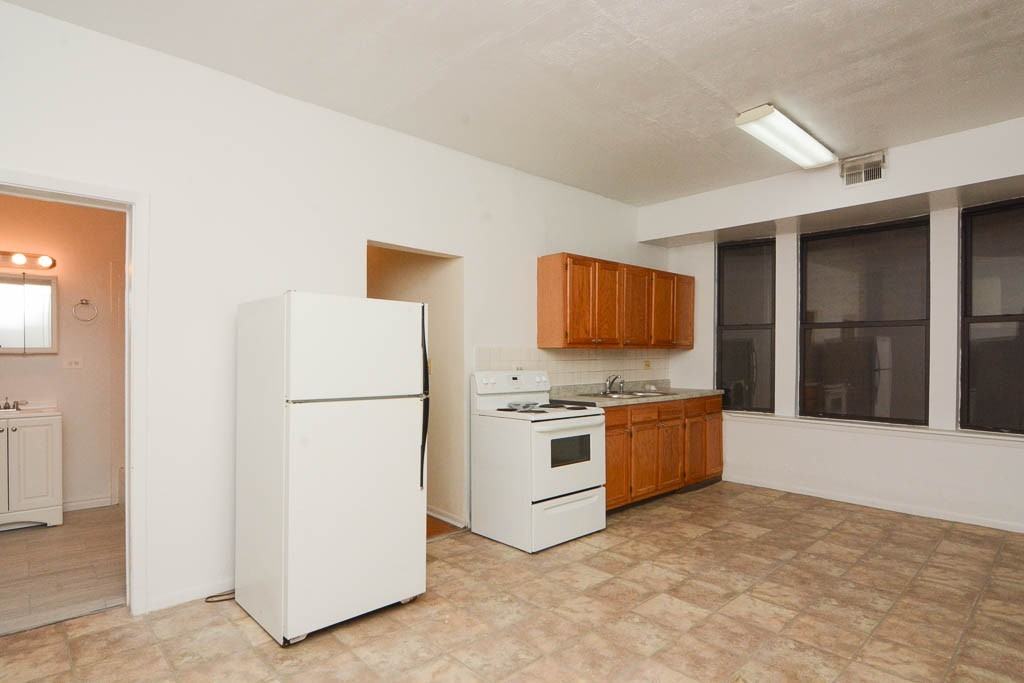 2319 N Kedzie Blvd #1R - Photo 2 of 21
