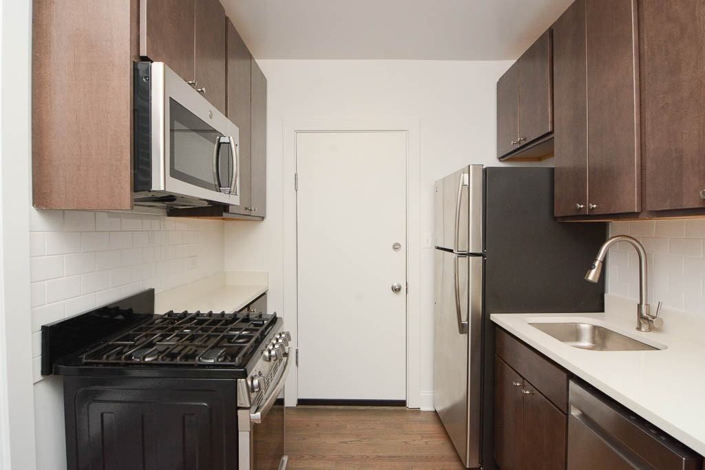 2643 N Spaulding Ave #2W - Photo 2 of 20