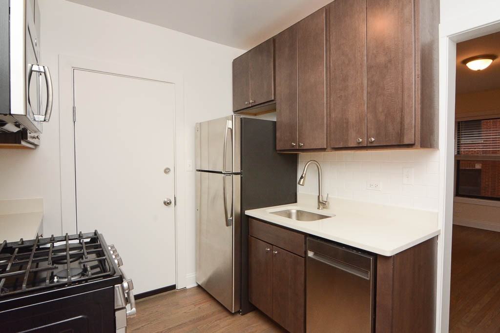 2643 N Spaulding Ave #2W - Photo 4 of 20