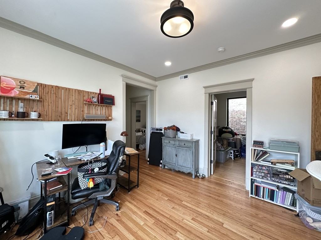 1933 N Fairfield Ave #2F - Photo 7 of 21