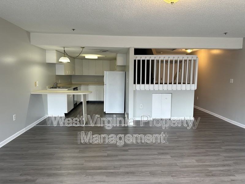 104 N 8th St #302 - Photo 2 of 7