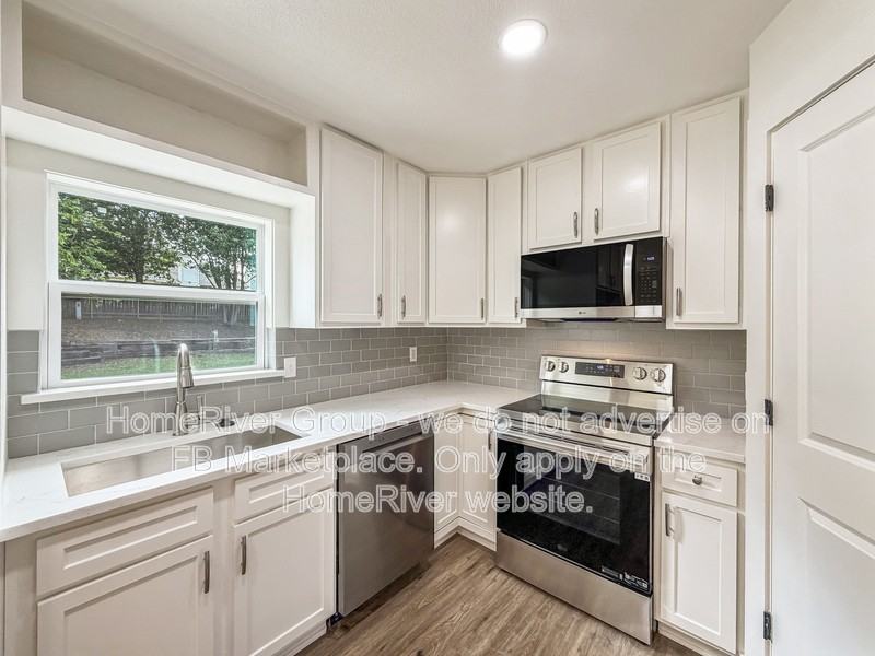 5436 Gregory Dr - Photo 2 of 17