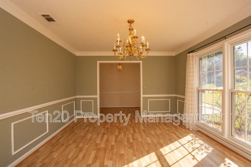 6124 Canterbury Dr - Photo 3 of 26