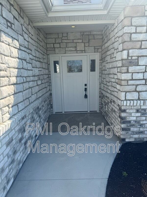 963 Winter Ridge Dr - Photo 2 of 22