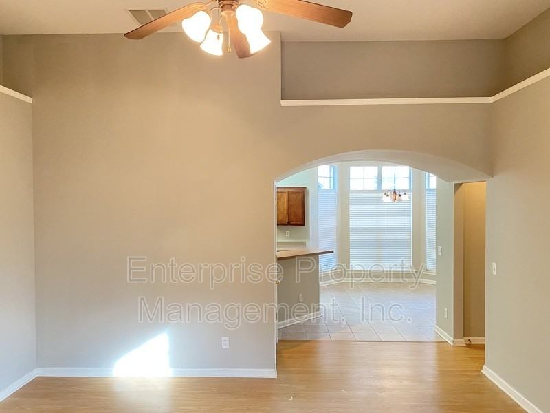 5236 Laurel Home Cv - Photo 6 of 31