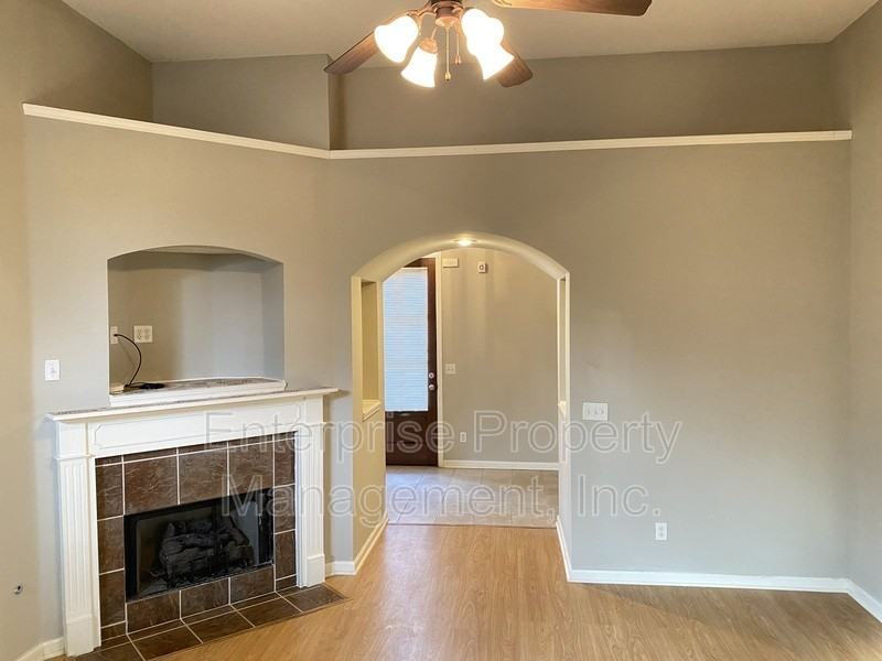 5236 Laurel Home Cv - Photo 7 of 31