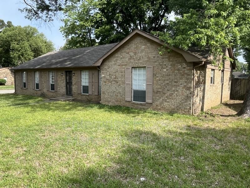 6124 Chinaberry Dr - Photo 2 of 20