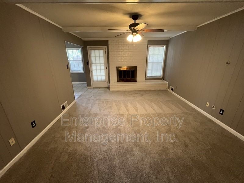 6124 Chinaberry Dr - Photo 6 of 20