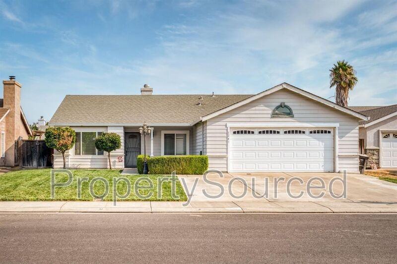 1241 Shawn Ct - Photo 2 of 16