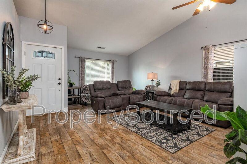 1241 Shawn Ct - Photo 5 of 16