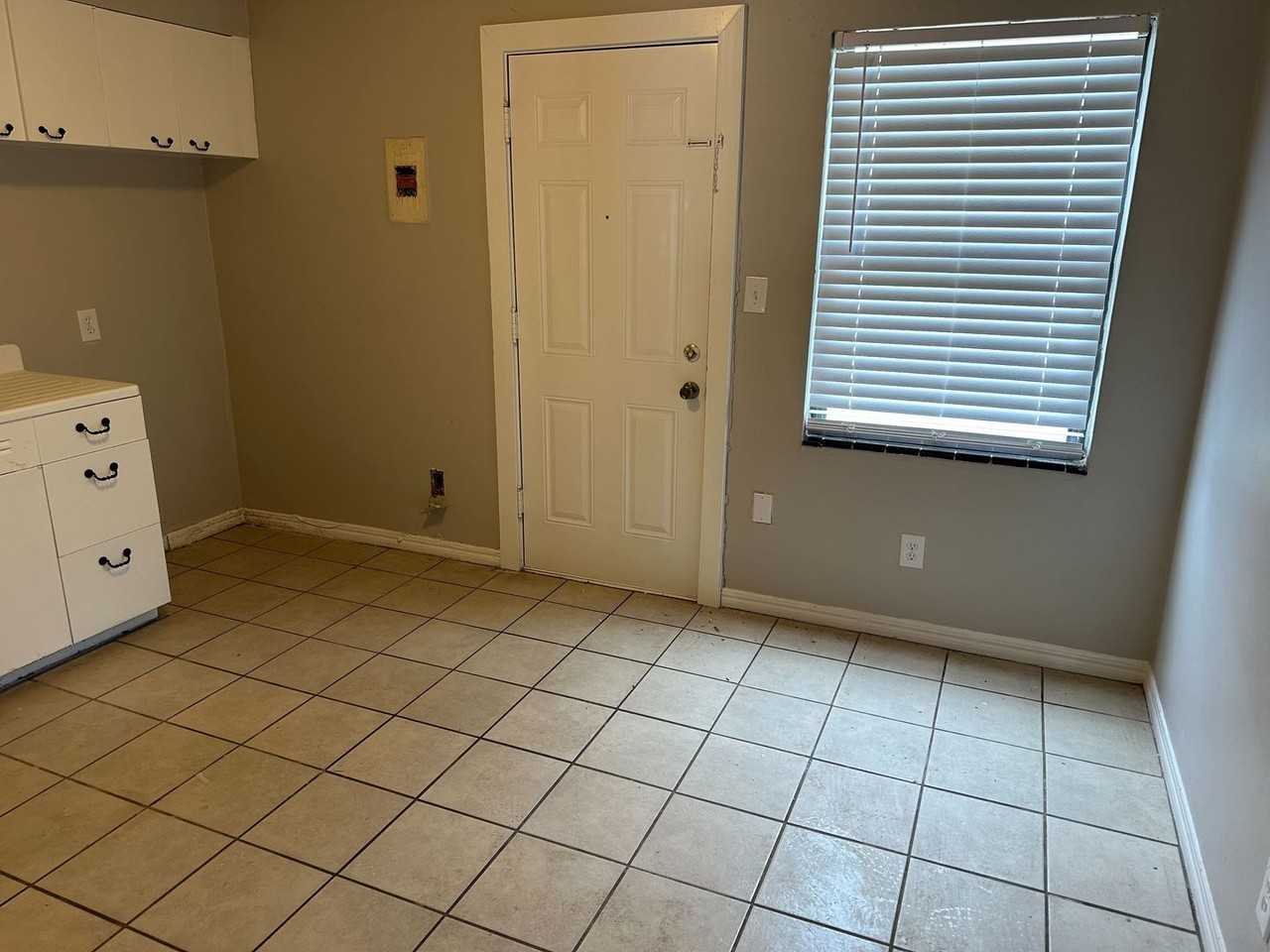 1100 NW 27th St. - Photo 6 of 14
