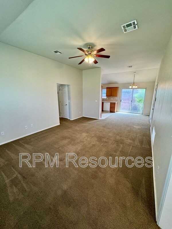 645 Nw 113th St - Photo 4 of 17
