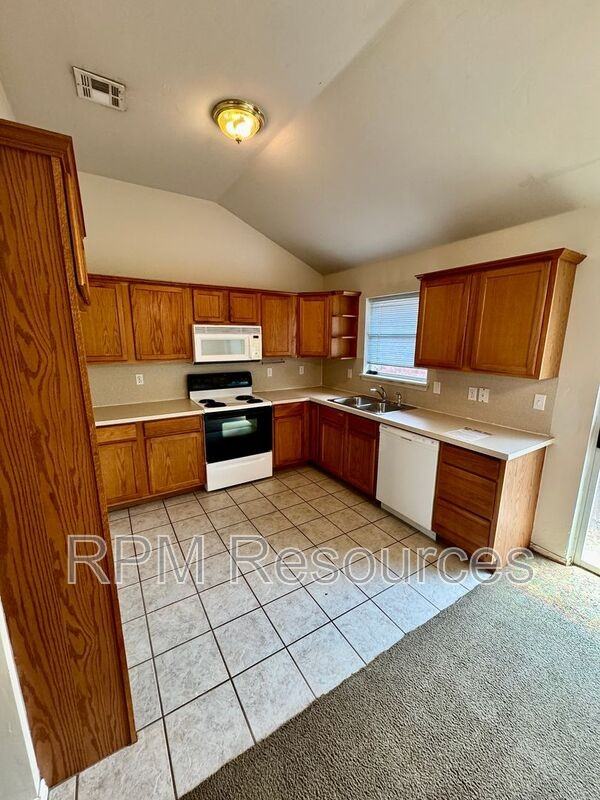 645 Nw 113th St - Photo 6 of 17