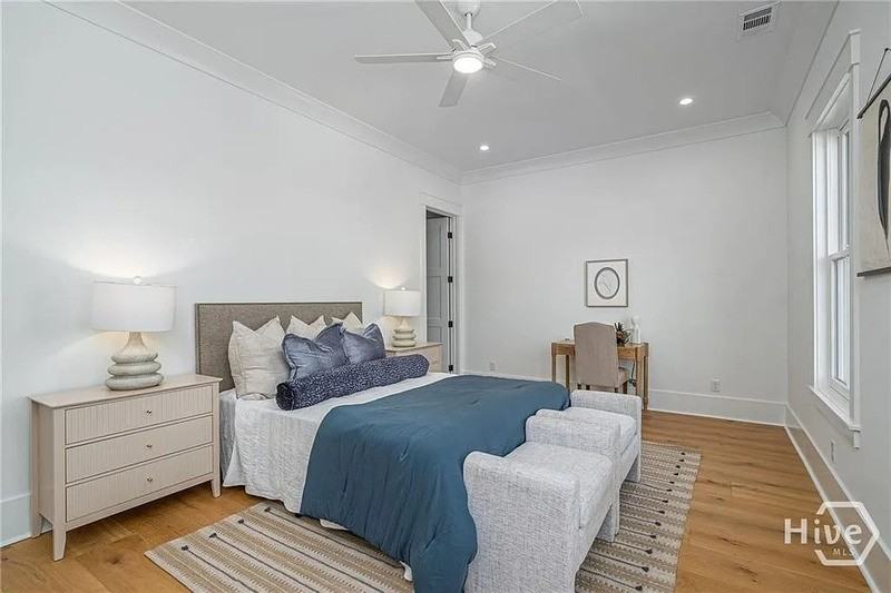 304 W 38th St - Photo 5 of 19